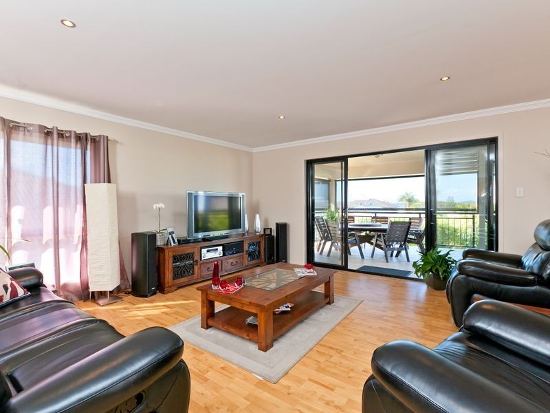 10 Hayman Street, Redland Bay QLD 4165