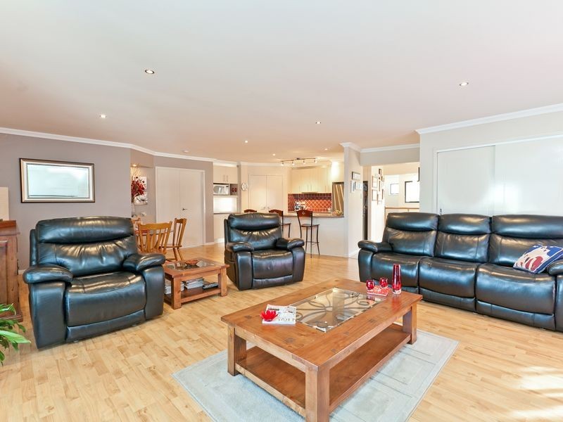 10 Hayman Street, Redland Bay QLD 4165