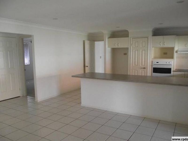 27 Daysland, Victoria Point QLD 4165