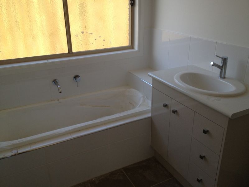 33A Riley Peter Drive, Cleveland QLD 4163