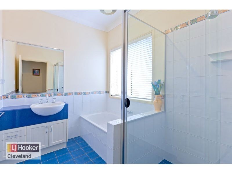 24 Kimbolton Drive, Redland Bay QLD 4165