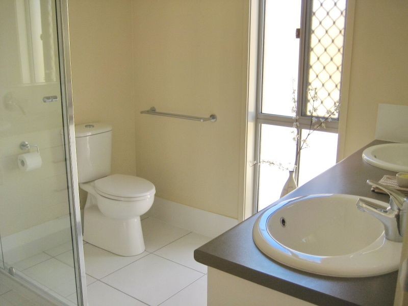 16 Amalia Street, Birkdale QLD 4159