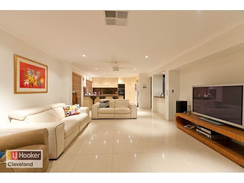 8 Piermont Place, Raby Bay QLD 4163