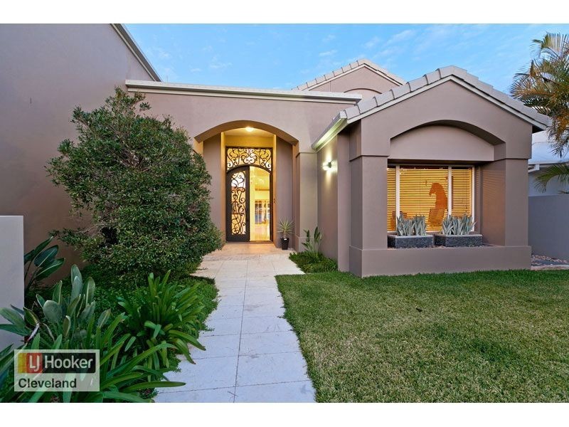 8 Piermont Place, Raby Bay QLD 4163