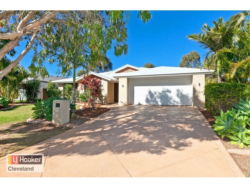 2 Cedarview Place, Wellington Point QLD 4160
