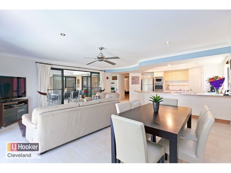2 Cedarview Place, Wellington Point QLD 4160