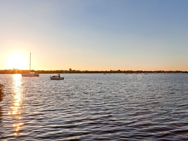 5 White Street, Victoria Point QLD 4165