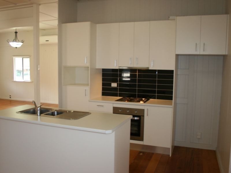 132 Main Street, Redland Bay QLD 4165