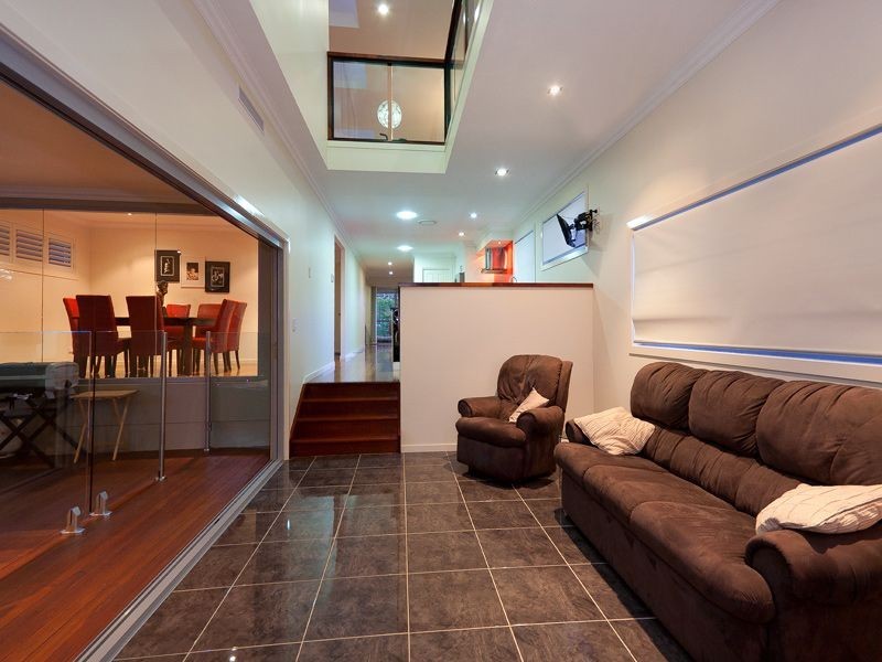 12 Wellesley Street, Wellington Point QLD 4160