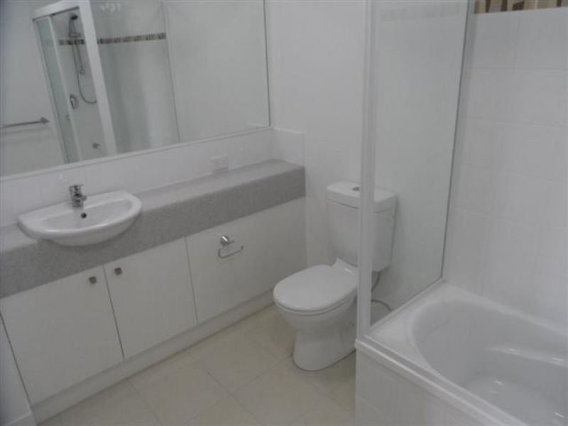 8/7-13 Shore Street East, Cleveland QLD 4163