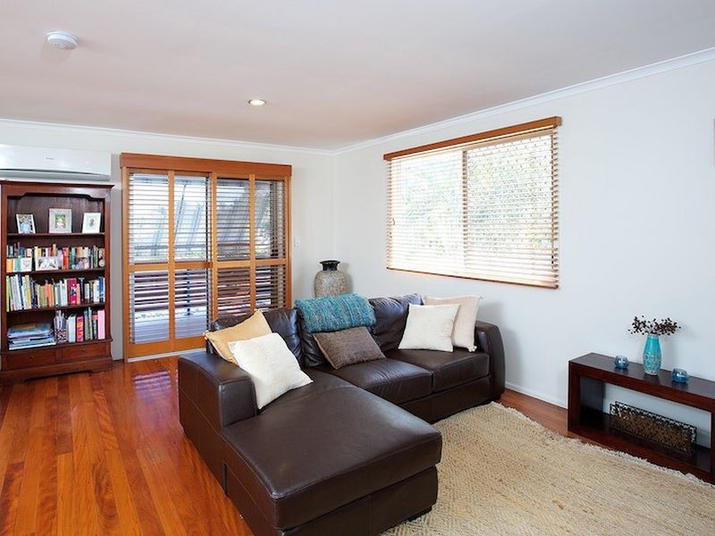 18 Weinam Street, Redland Bay QLD 4165