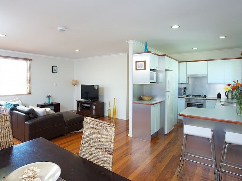18 Weinam Street, Redland Bay QLD 4165