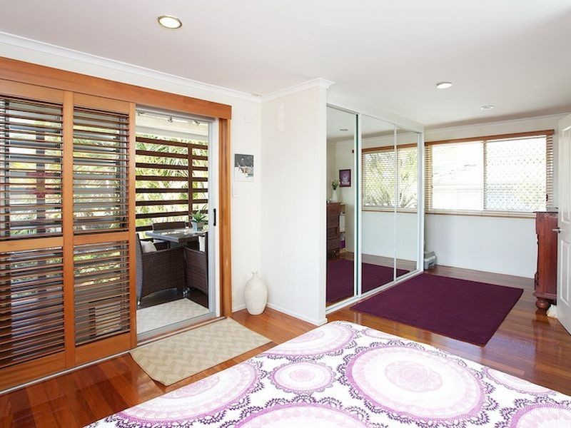 18 Weinam Street, Redland Bay QLD 4165