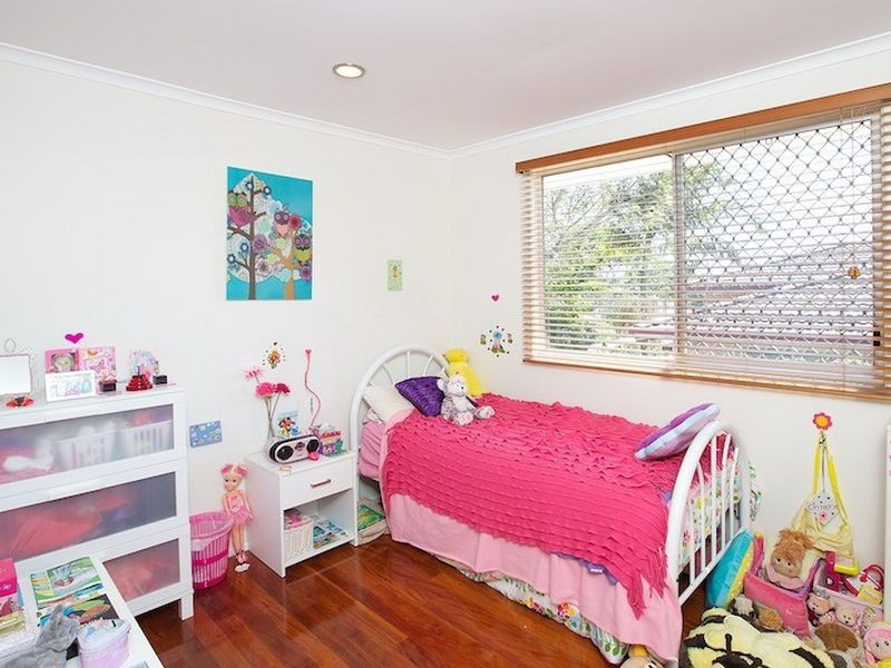 18 Weinam Street, Redland Bay QLD 4165
