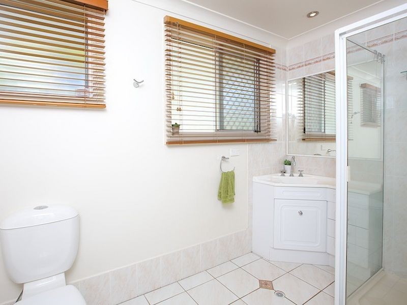 18 Weinam Street, Redland Bay QLD 4165