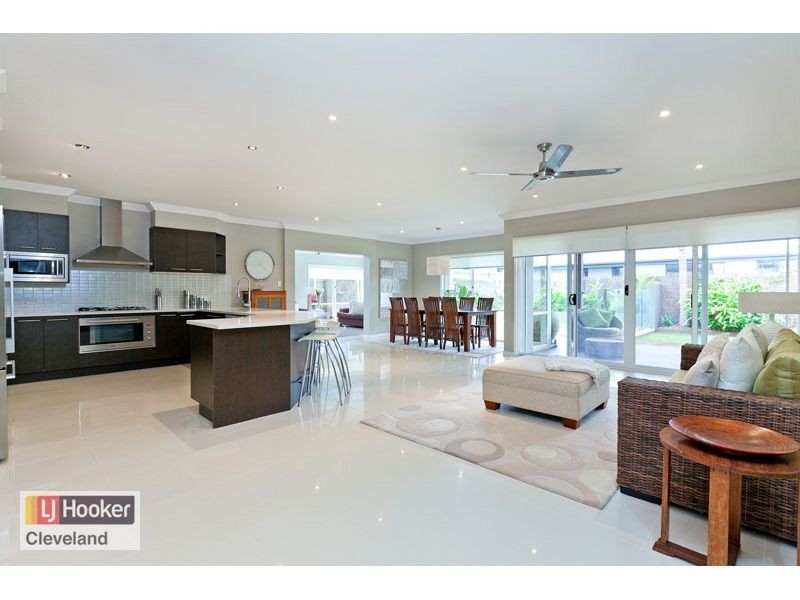 9 Denham Blvd, Redland Bay QLD 4165