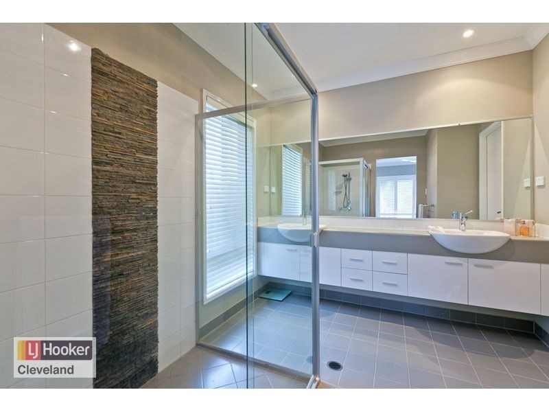 9 Denham Blvd, Redland Bay QLD 4165