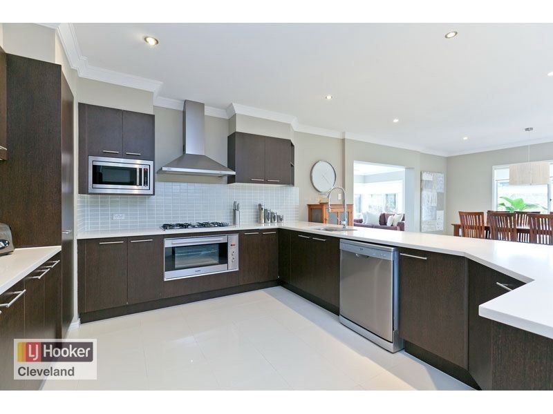 9 Denham Blvd, Redland Bay QLD 4165