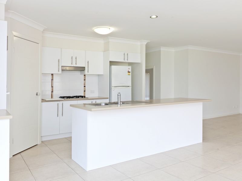 5 Magnetic Place, Redland Bay QLD 4165