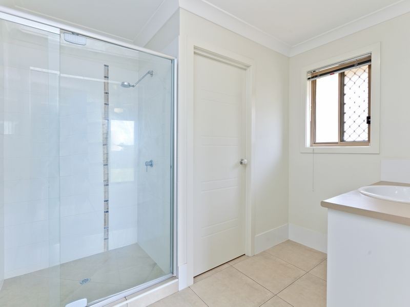 5 Magnetic Place, Redland Bay QLD 4165