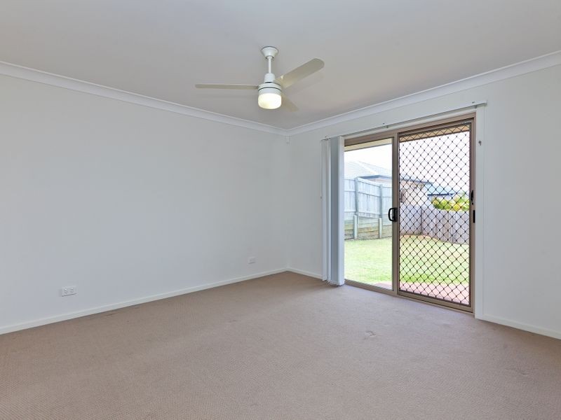 5 Magnetic Place, Redland Bay QLD 4165