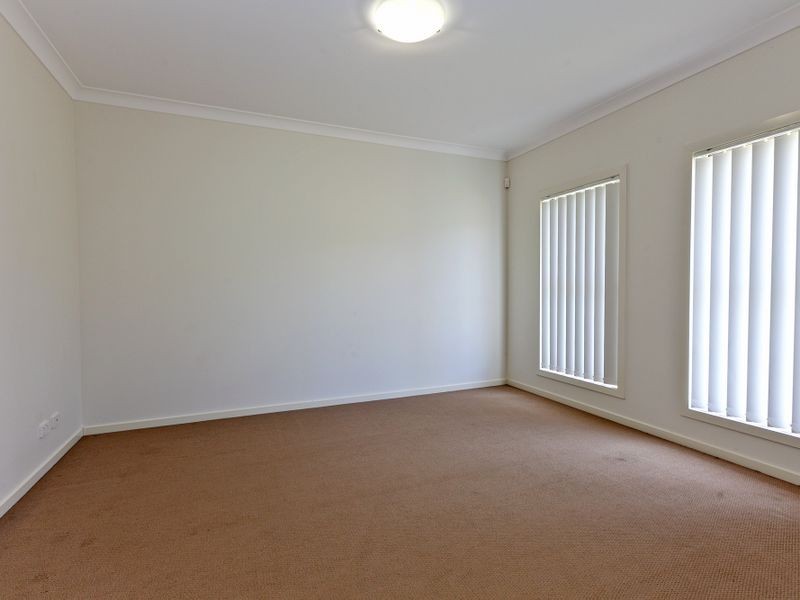 5 Magnetic Place, Redland Bay QLD 4165