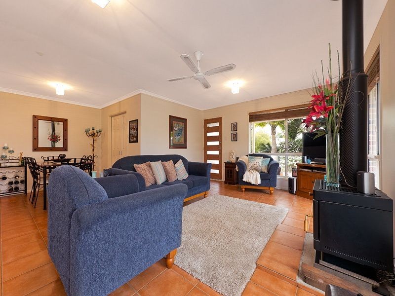 9 Gleneagles Court, Redland Bay QLD 4165