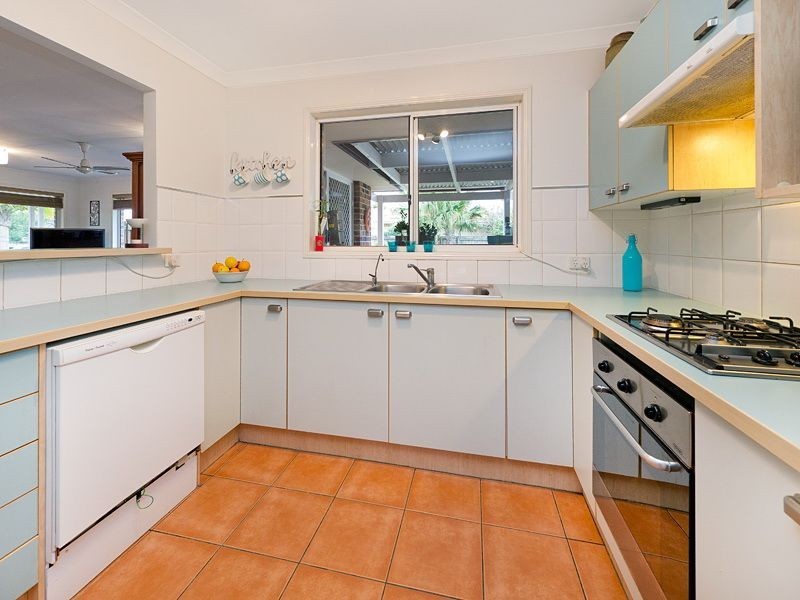 9 Gleneagles Court, Redland Bay QLD 4165