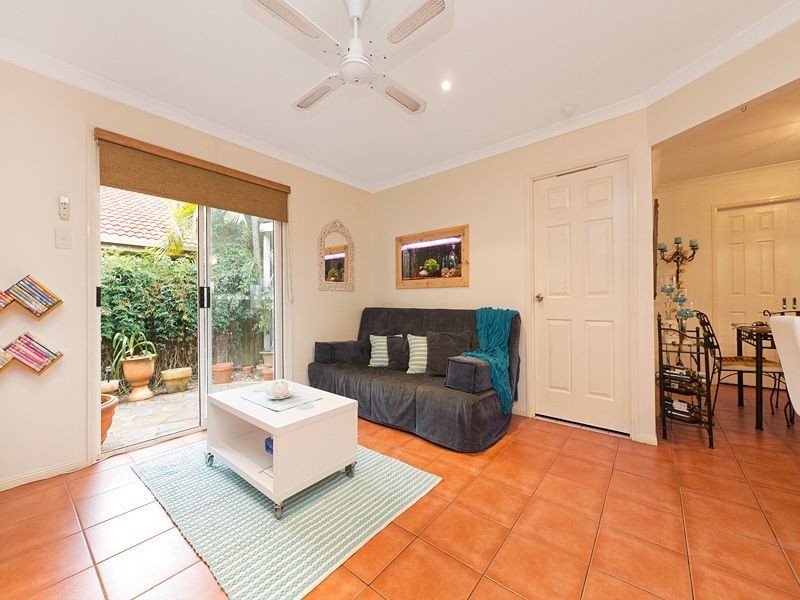 9 Gleneagles Court, Redland Bay QLD 4165