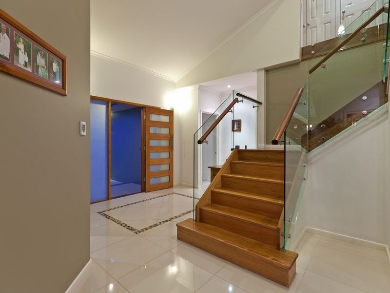 6 Captains Court, Raby Bay QLD 4163