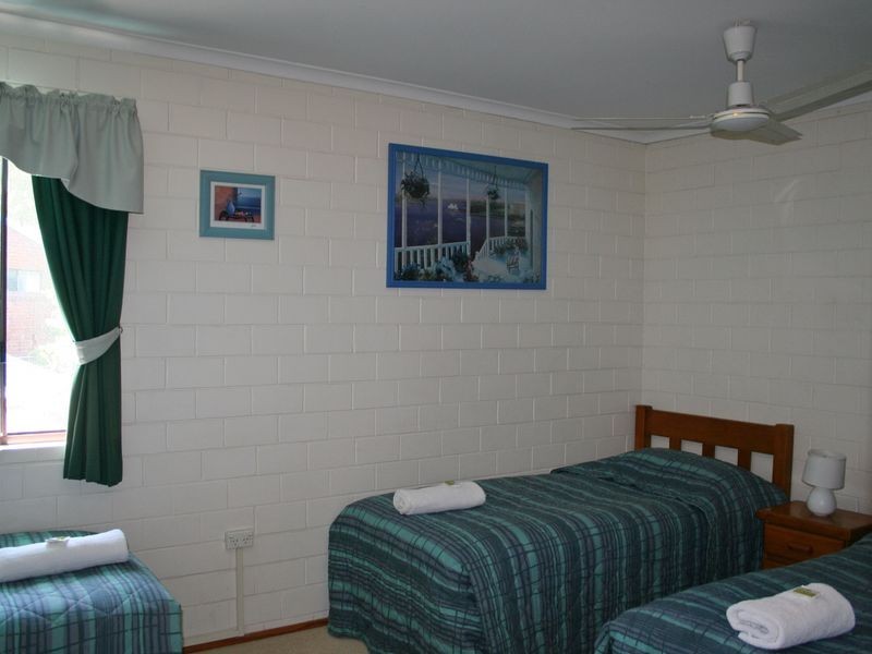 214-216 Bloomfield Street, Cleveland QLD 4163