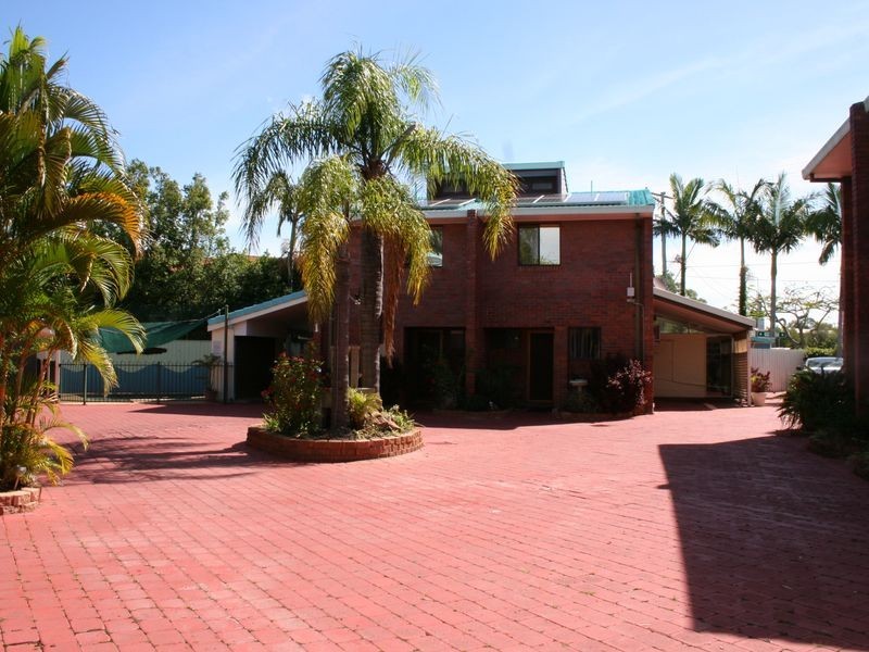 214-216 Bloomfield Street, Cleveland QLD 4163