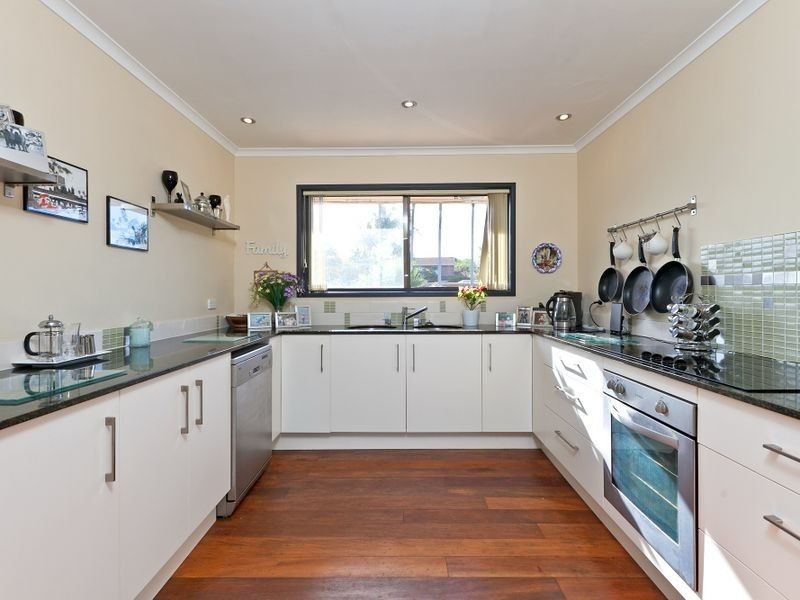 122 Passage Street, Cleveland QLD 4163