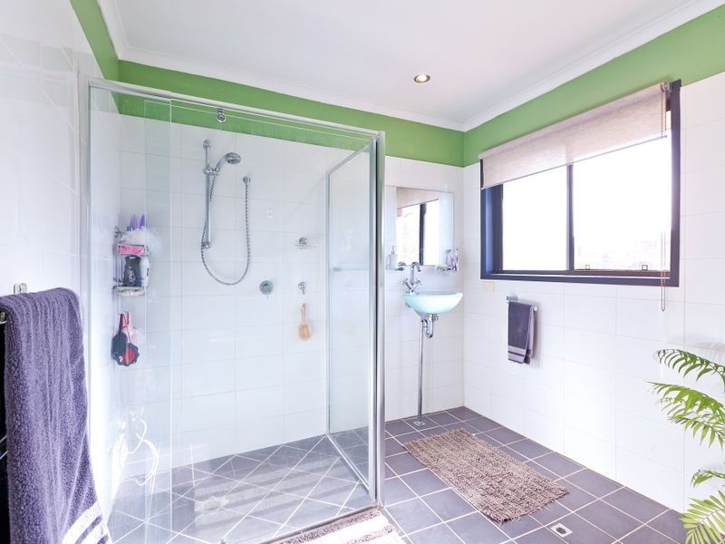 122 Passage Street, Cleveland QLD 4163