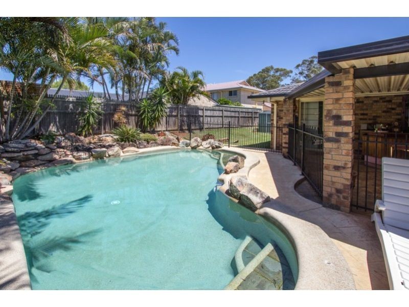 2 Harrogate Terrace, Birkdale QLD 4159