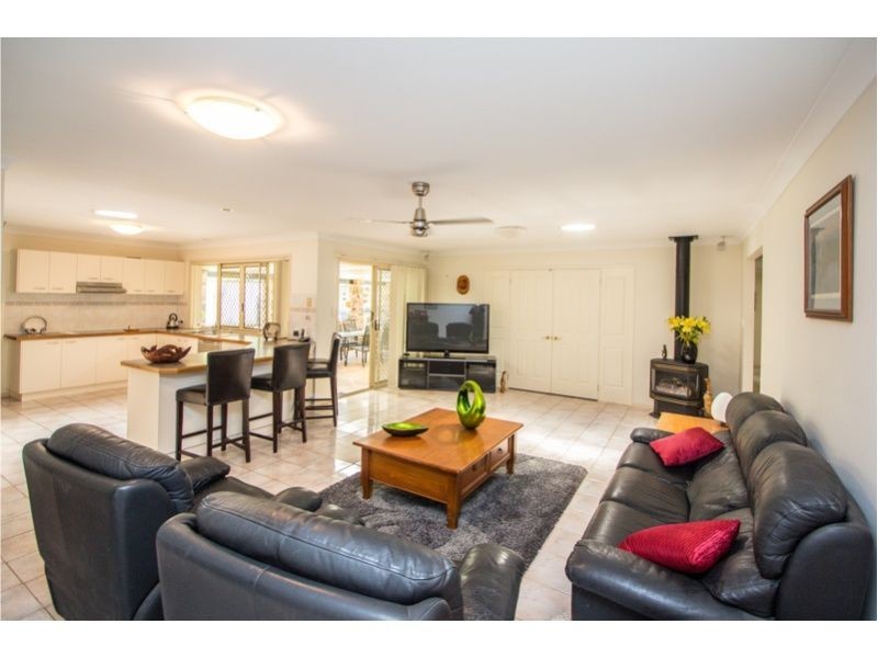 2 Harrogate Terrace, Birkdale QLD 4159