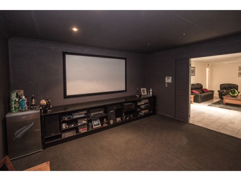 2 Harrogate Terrace, Birkdale QLD 4159