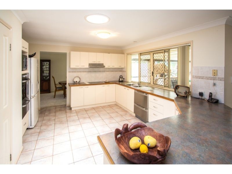 2 Harrogate Terrace, Birkdale QLD 4159