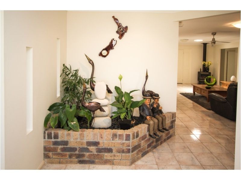 2 Harrogate Terrace, Birkdale QLD 4159