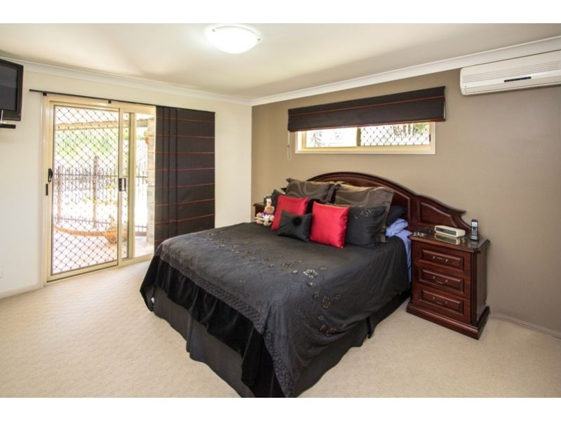 2 Harrogate Terrace, Birkdale QLD 4159