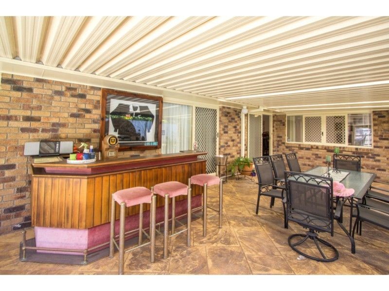 2 Harrogate Terrace, Birkdale QLD 4159