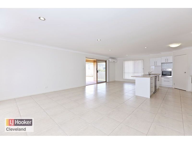 5 Magnetic Place, Redland Bay QLD 4165
