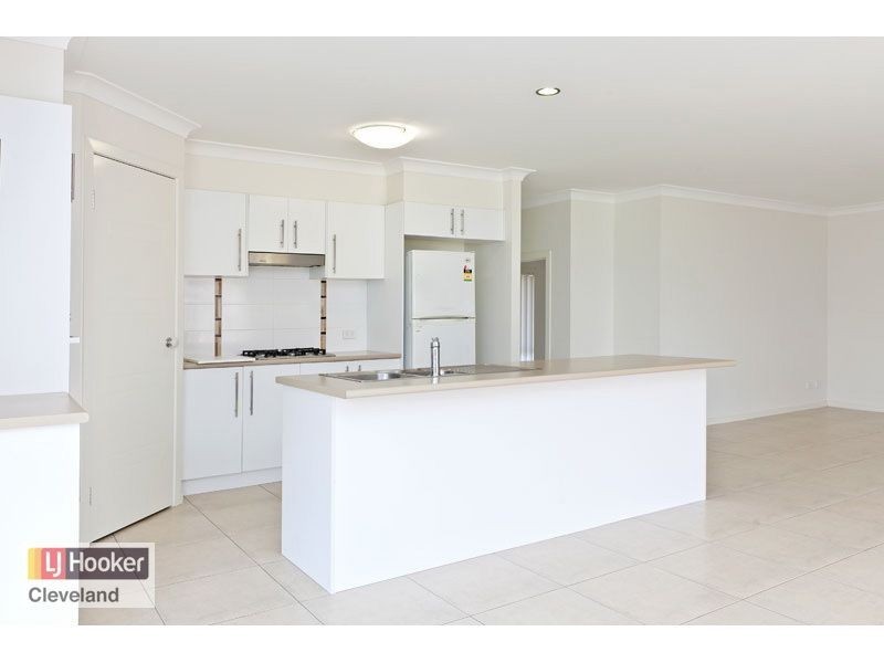 5 Magnetic Place, Redland Bay QLD 4165