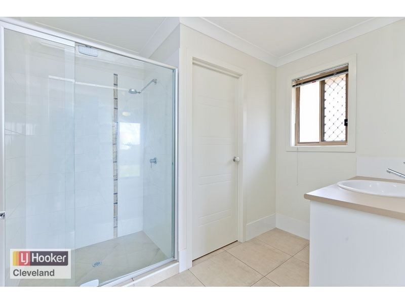 5 Magnetic Place, Redland Bay QLD 4165