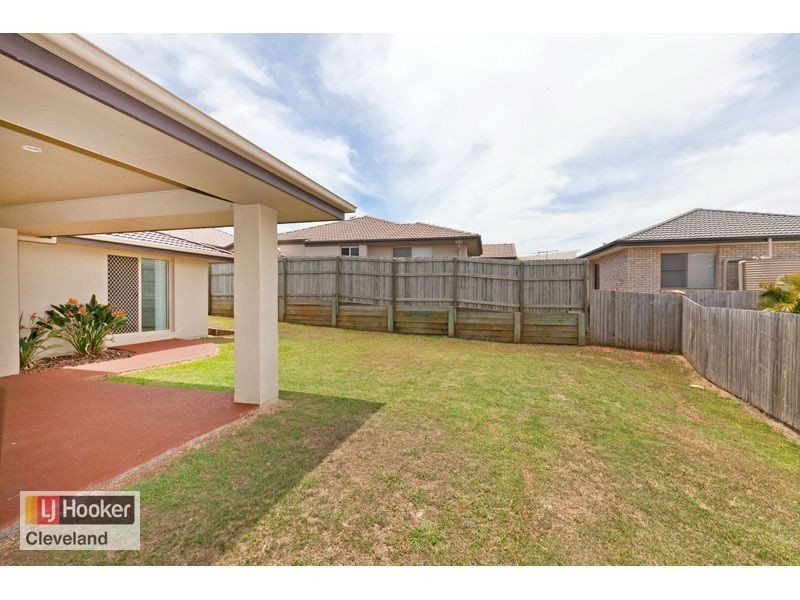 5 Magnetic Place, Redland Bay QLD 4165