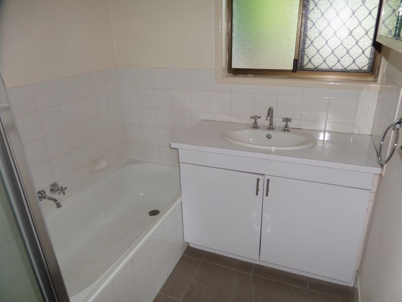 2 Makaha Dr, Birkdale QLD 4159