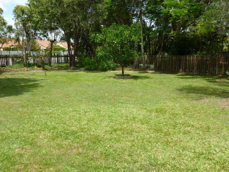 2 Makaha Dr, Birkdale QLD 4159