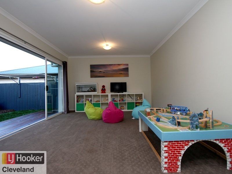 19 Hoskins Drive, Wellington Point QLD 4160