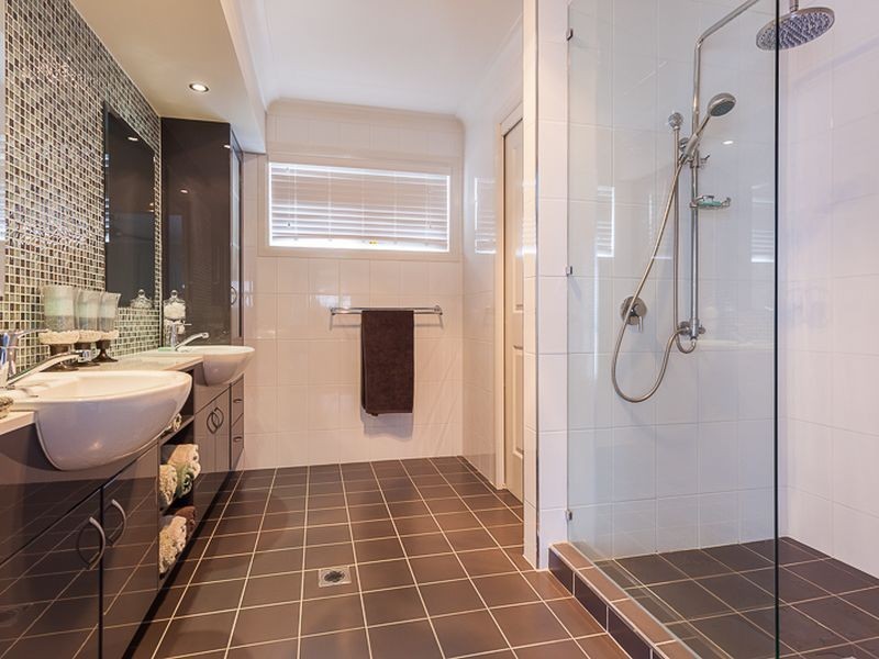 25 Watervale Drive, Redland Bay QLD 4165