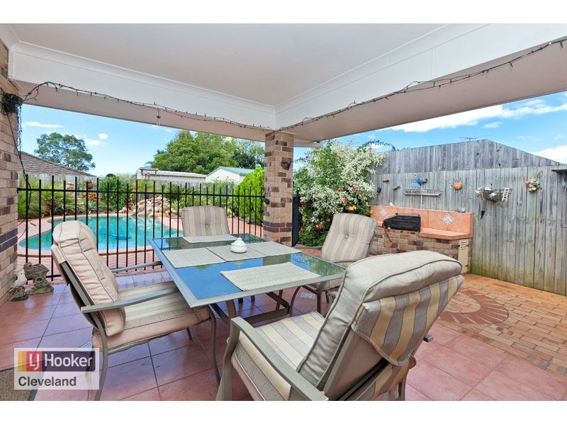 16 Montrose Place, Redland Bay QLD 4165
